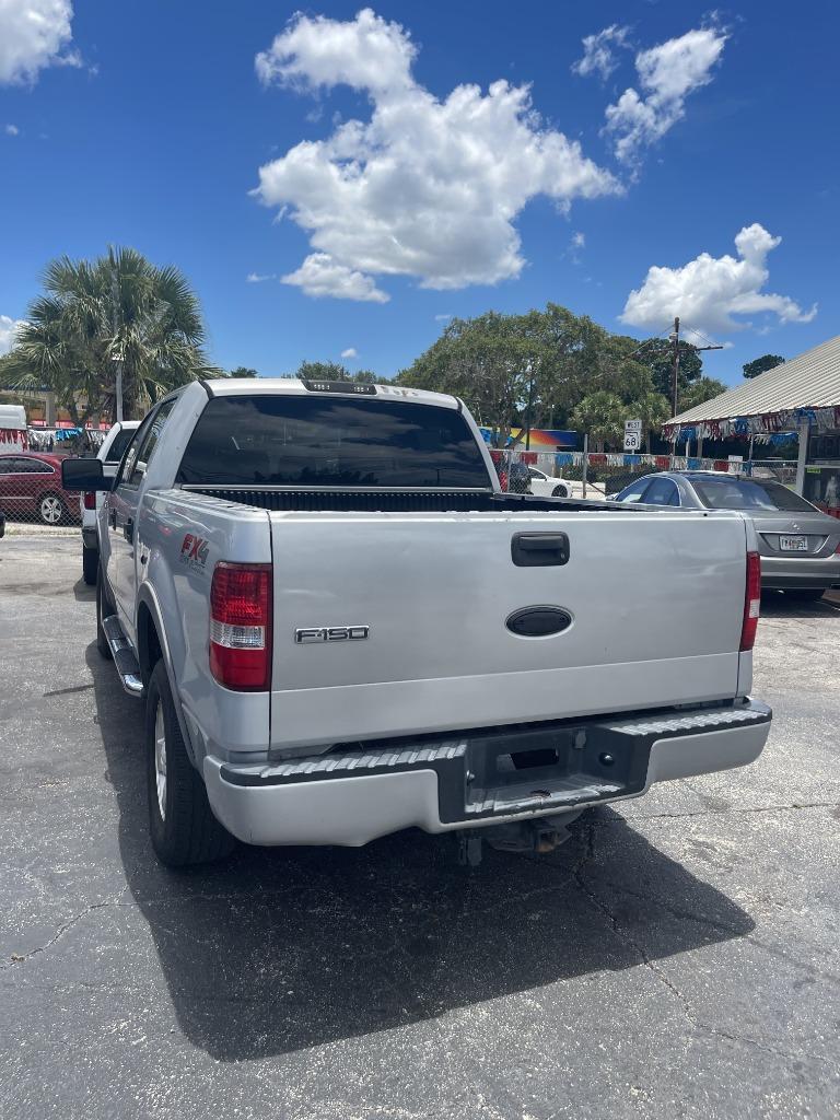 2005 Ford F-150 XLT photo 3